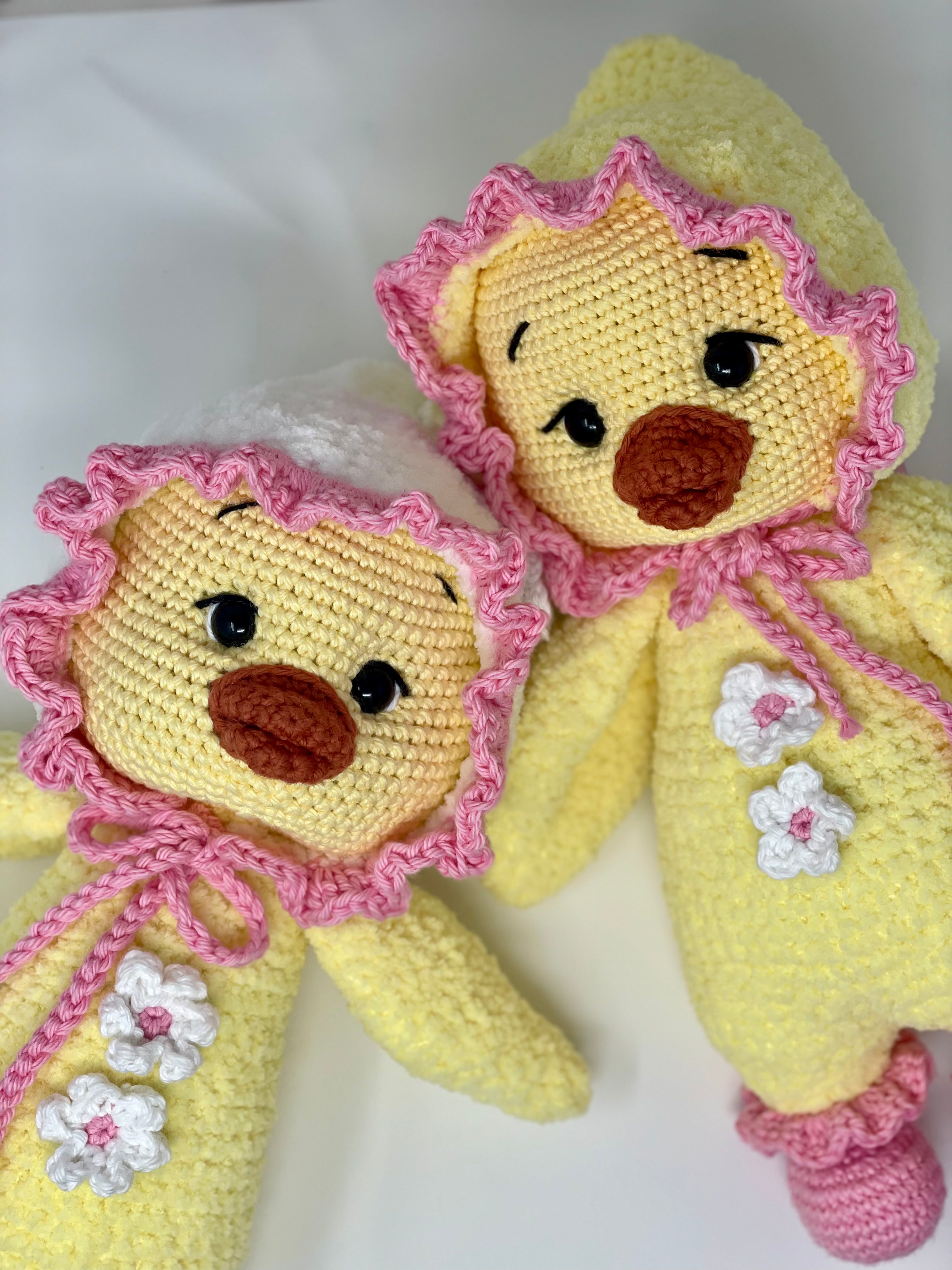 White Bonnet baby chick